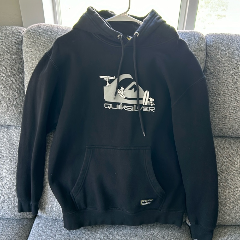 Quiksilver and peanuts collaboration, black sweatshirt. Size small .